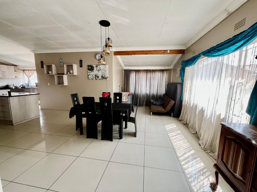 3 Bedroom Property for Sale in Oos Einde North West